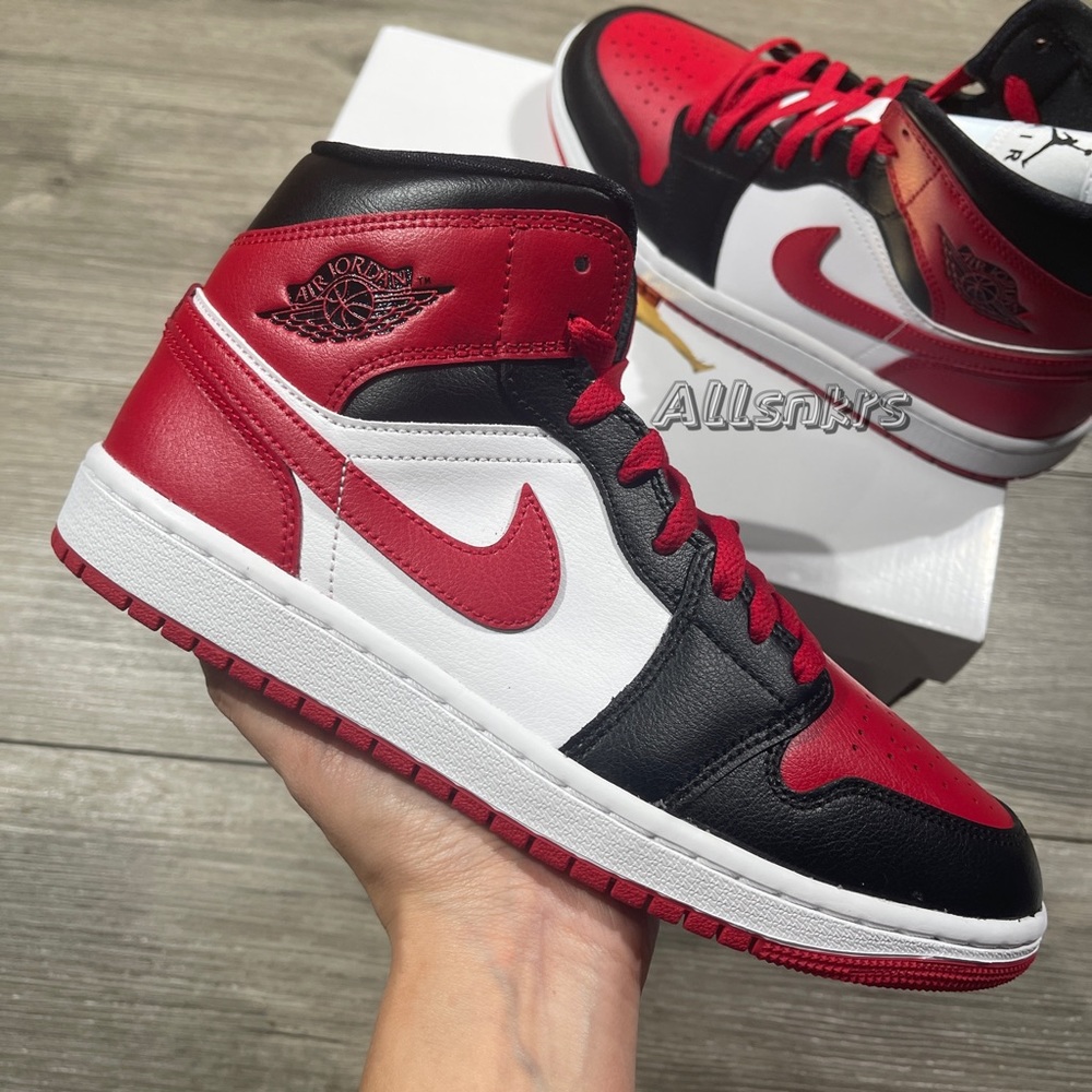 Air Jordan 1 Mid Women’s Red Black White